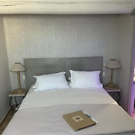 Mas Des Carassins Hotel