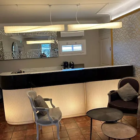 Mas Des Carassins Hotel
